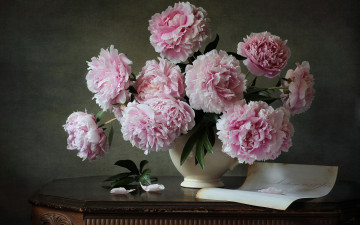 Картинка цветы пионы букет ваза