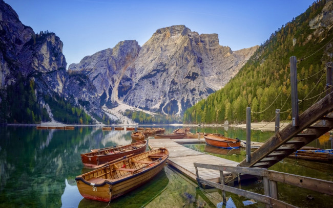 Обои картинки фото корабли, лодки,  шлюпки, горы, озеро, отражение