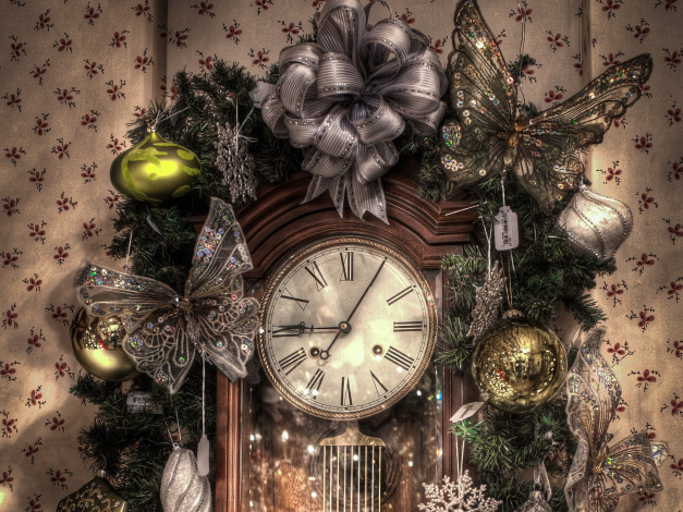 Обои картинки фото праздничные, - разное , новый год, мишура, шарики, часы