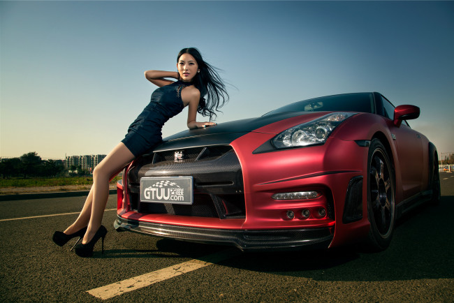 Обои картинки фото автомобили, авто с девушками, красный, nissan, gt-r, азиатка, автомобиль, девушка