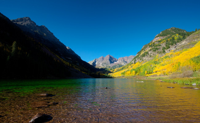 Обои картинки фото природа, реки, озера, небо, горы, озеро, лес, осень