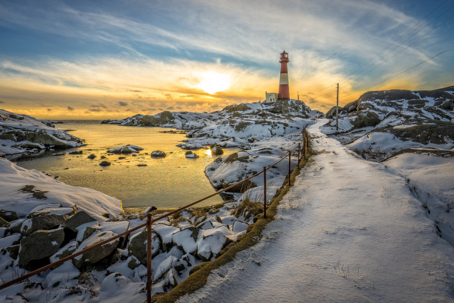 Обои картинки фото природа, маяки, зима, утро, море, маяк