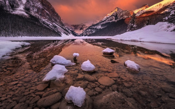 Картинка природа реки озера закат камни озеро снег горы