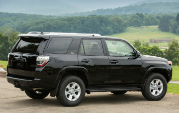 Картинка toyota+4runner+sr5+2013 автомобили toyota 4runner sr5 2013 чёрный