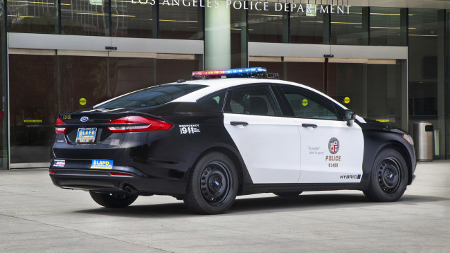 Обои картинки фото ford police responder hybrid sedan 2017, автомобили, полиция, police, ford, 2017, sedan, hybrid, responder