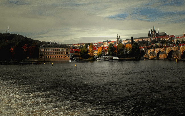 Обои картинки фото города, прага, Чехия, река, здания, мост