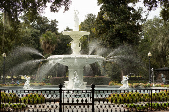 обоя forsyth park fountain - savannah,  georgia, города, - фонтаны, фонтан, забор