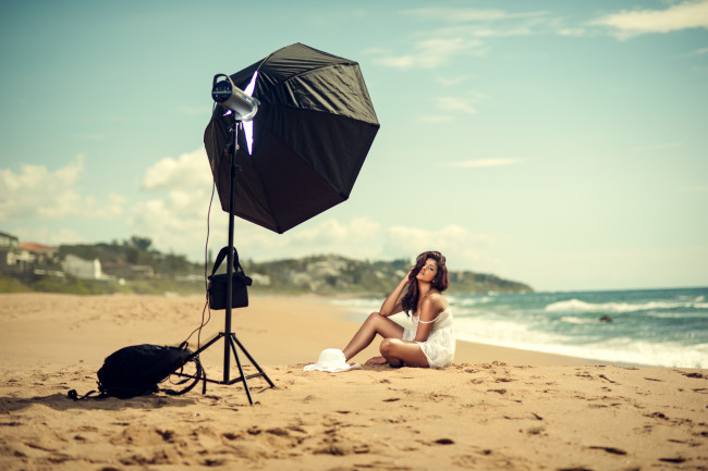 Обои картинки фото девушки, -unsort , брюнетки,  шатенки, девушка, пляж, океан, фотосессия