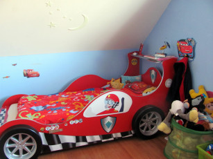 Картинка интерьер детская комната кровать игрушки