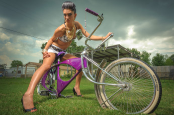 Картинка -Unsort+Брюнетки+Шатенки девушки unsort брюнетки шатенки лужайка ножки ожерелье велосипед