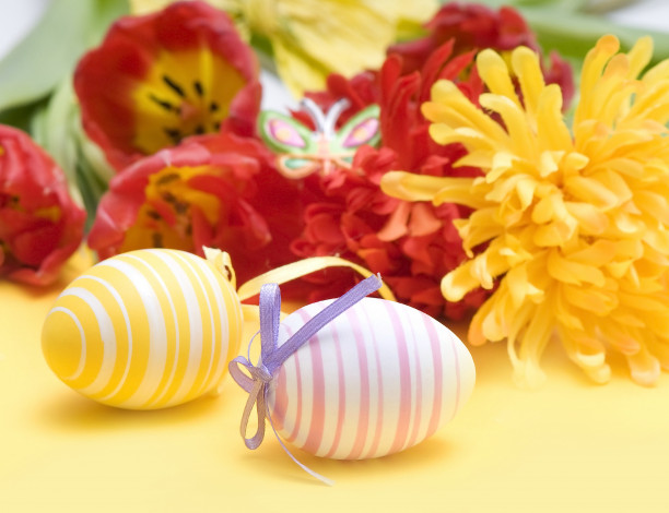 Обои картинки фото праздничные, пасха, яйца, крашенки, цветы