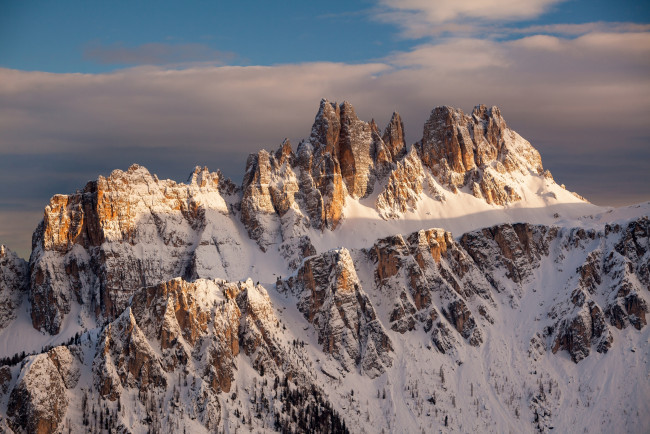 Обои картинки фото природа, горы, небо, снег, пики, скалы