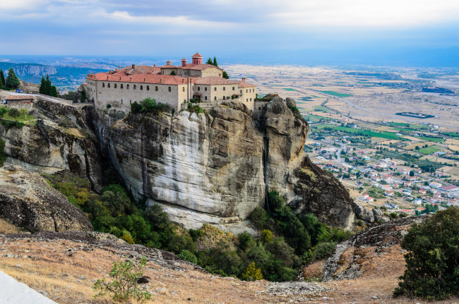 Обои картинки фото meteora,  greece, города, - православные церкви,  монастыри, скала, монастырь, обрыв