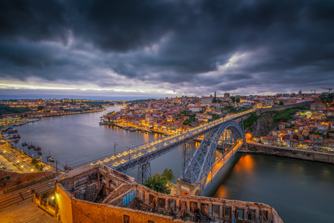 Обои картинки фото города, - мосты, дома, мост, сумерки, город, закат, португалия, порто, portugal, porto