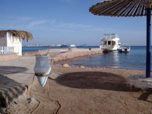 Картинка пляжик местного отеля египет города другое
