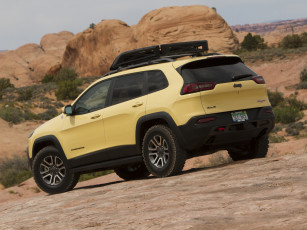 Картинка автомобили jeep kl желтый concept dakar cherokee