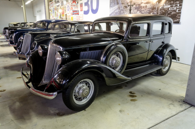 Обои картинки фото graham model 8-19 1933, автомобили, выставки и уличные фото, история, ретро, автошоу, выставка