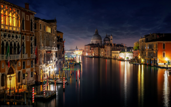 Обои картинки фото города, венеция , италия, огни, дома, вечер, ночь, большой, канал, гранд-канал, венеция, город, подсветка, свет
