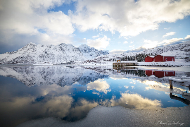Обои картинки фото природа, реки, озера, отражения, утро, горы, облака, лофотенские, острова, норвегия