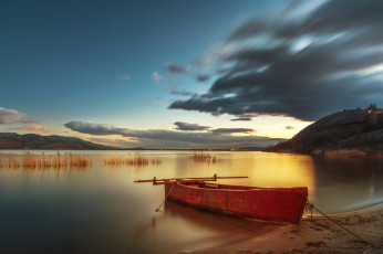 Картинка корабли лодки +шлюпки лодка озеро закат
