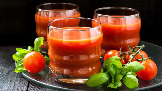 Обои картинки фото еда, напитки,  сок, томатный, томаты, помидоры, сок