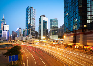Картинка города гонконг+ китай гонконг дорога огни небоскребы