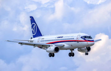 обоя sukhoi superjet 100, авиация, пассажирские самолёты, авиалайнер