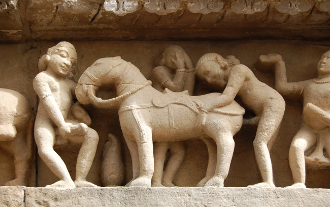 Обои картинки фото erotic, khajuraho, temple, art, india, разное, рельефы, статуи, музейные, экспонаты