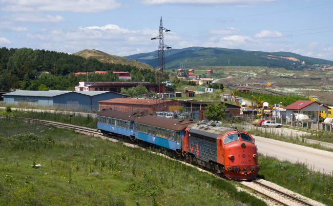 Обои картинки фото техника, поезда, поселок, железная, дорога, поезд