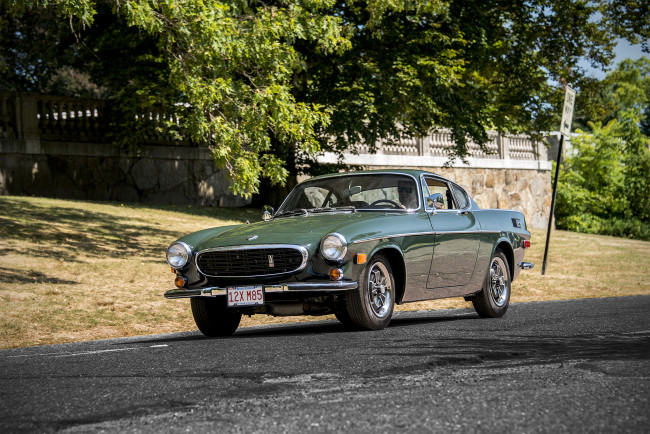 Обои картинки фото volvo p1800, автомобили, volvo, автошоу, выставка, автопробег