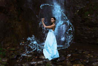 Картинка девушки -unsort+ брюнетки +шатенки водопад платье девушка the water bearer