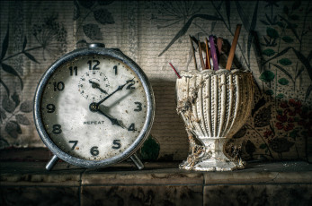 Картинка разное Часы +часовые+механизмы старинные часы пыль