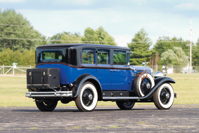 Обои картинки фото автомобили, классика, 8630, sedan, by, fisher, imperial, 7-passenger, 341-b, v8, cadillac, 1929г