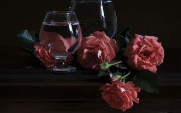 Картинка цветы розы бокал вода