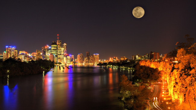 Обои картинки фото города, огни, ночного, свет, луна, река, ночь, brisbane, australia