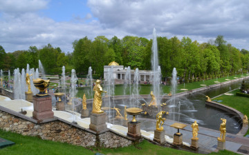 Картинка города -+фонтаны фонтаны петергофа деревья зеленная трава лето золото статуи фонтан парк