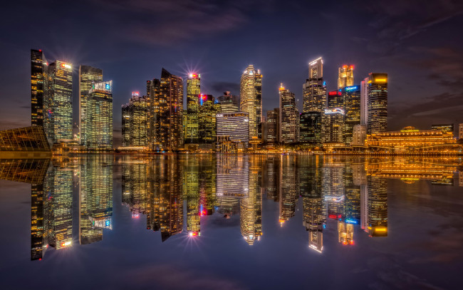 Обои картинки фото города, сингапур , сингапур, отражение, огни, ночь, небоскребы, побережье, залив