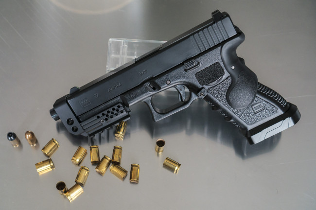 Обои картинки фото glock 17, оружие, пистолеты, ствол