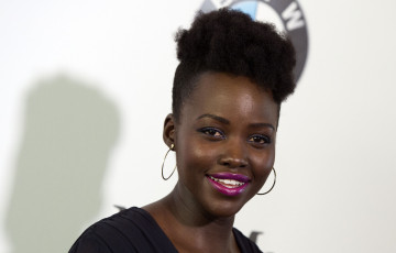 обоя lupita nyong`o, девушки, lupita, nyong, лицо, актриса, улыбка