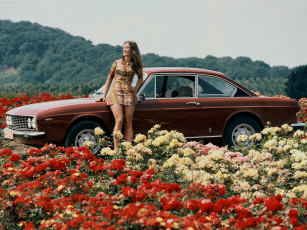 обоя lancia, 2000, coupe, 1971, автомобили, авто, девушками