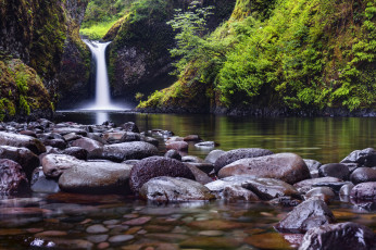 Картинка природа водопады лес камни река