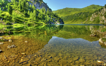 обоя shallow, water, lake, природа, реки, озера, горы, каменистое, дно, река