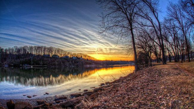 Обои картинки фото late, autumn, sunset, природа, реки, озера, река, берег, деревья