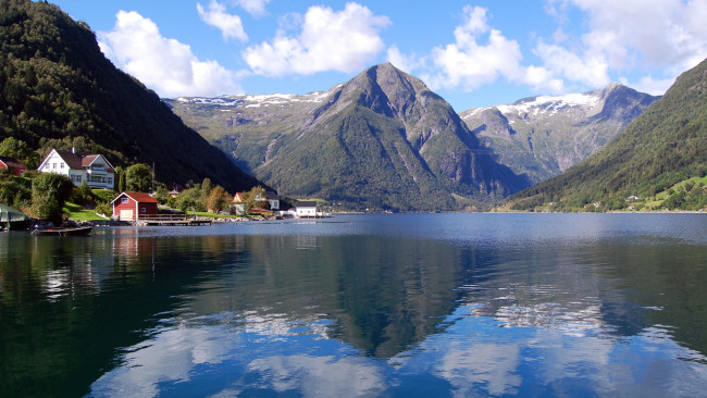 Обои картинки фото village, in, sognefjord, norway, природа, реки, озера, поселок, горы, озеро