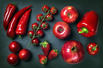 Картинка еда фрукты+и+овощи+вместе сливы перец помидоры черри клубника яблоки красный