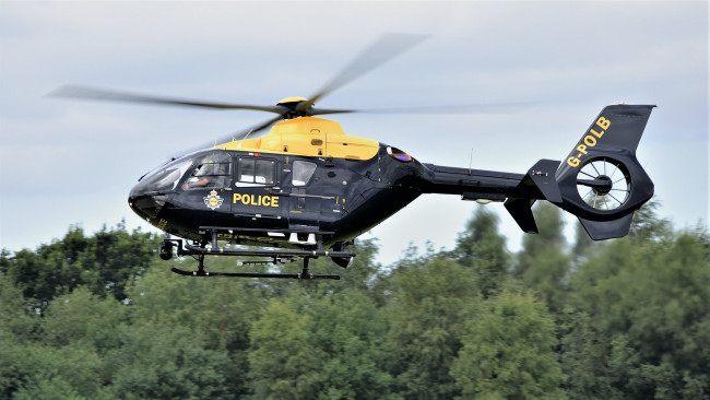 Обои картинки фото eurocopter ec135, авиация, вертолёты, вертушка