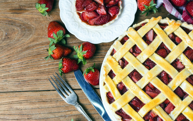 Обои картинки фото еда, пироги, клубничный, пирог, ягоды, клубника