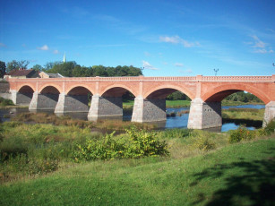 Картинка старейший мост латвии кулдига города мосты