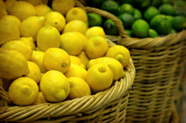 Обои картинки фото еда, цитрусы, корзины, лимоны, лайм