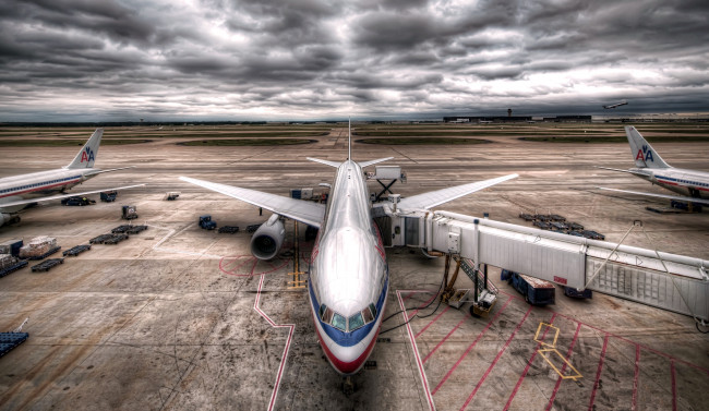 Обои картинки фото boeing, 777, авиация, пассажирские, самолёты, лайнер, терминал, аэропорт